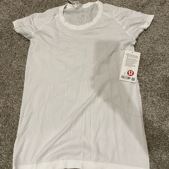 Lululemon swiftly sz 12 nwt - Picture 2 of 2